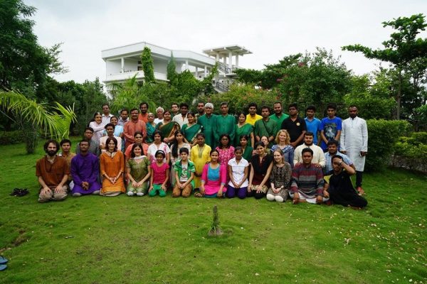 2015 Gundecha Brothers and students in Dhrupad Sansthan